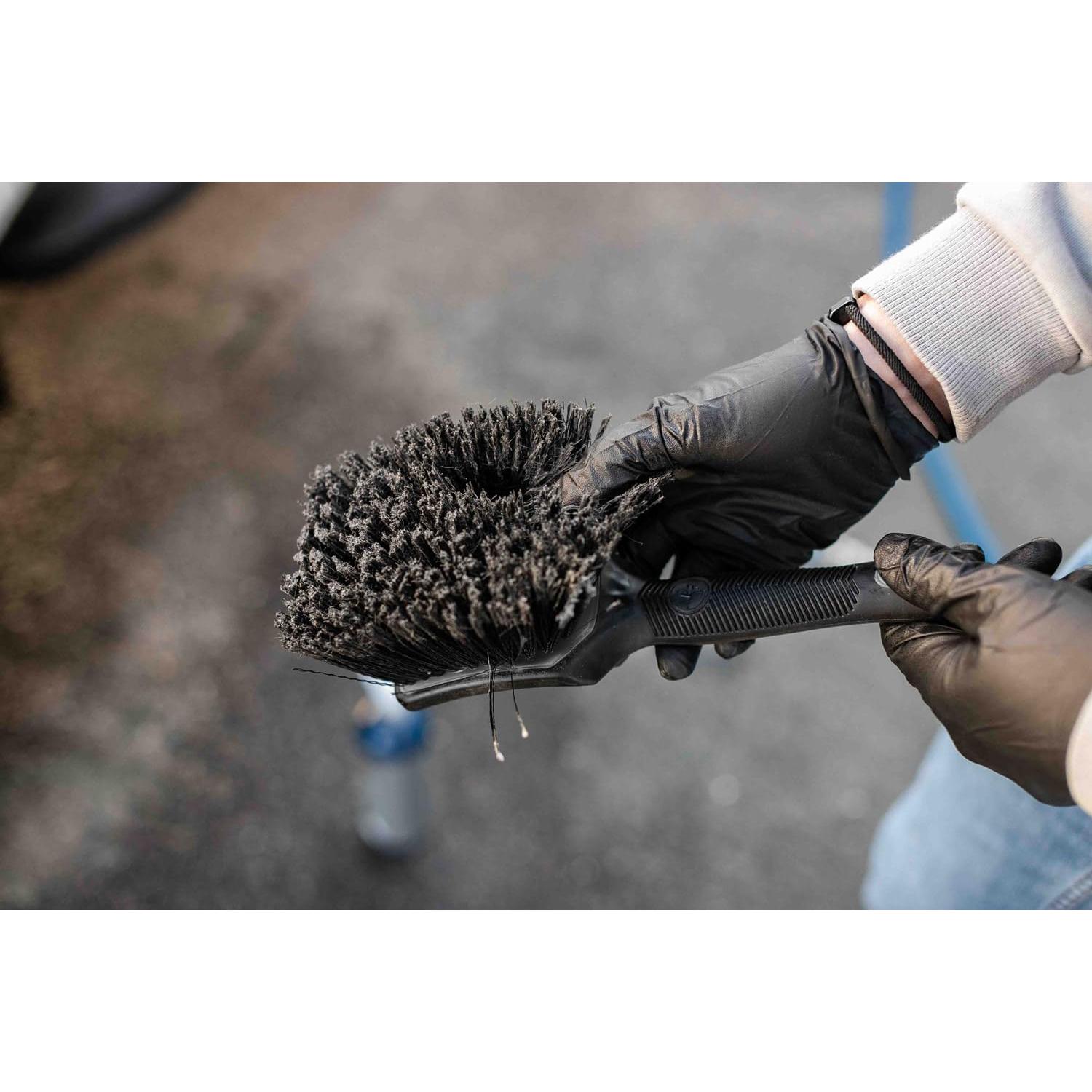 Cepillo Limpiador de Ruedas Detail Factory ProGrip - Ergonomico