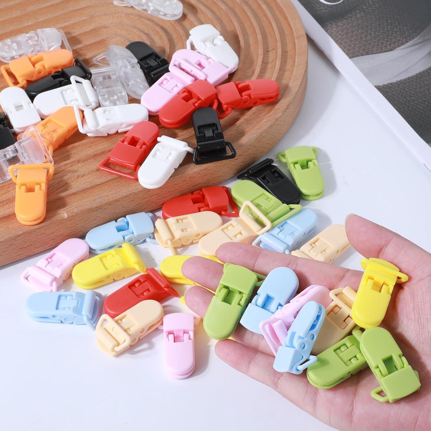 Juego de 50 Clips Sujetadores de Chupetes Coloridos - Plástico