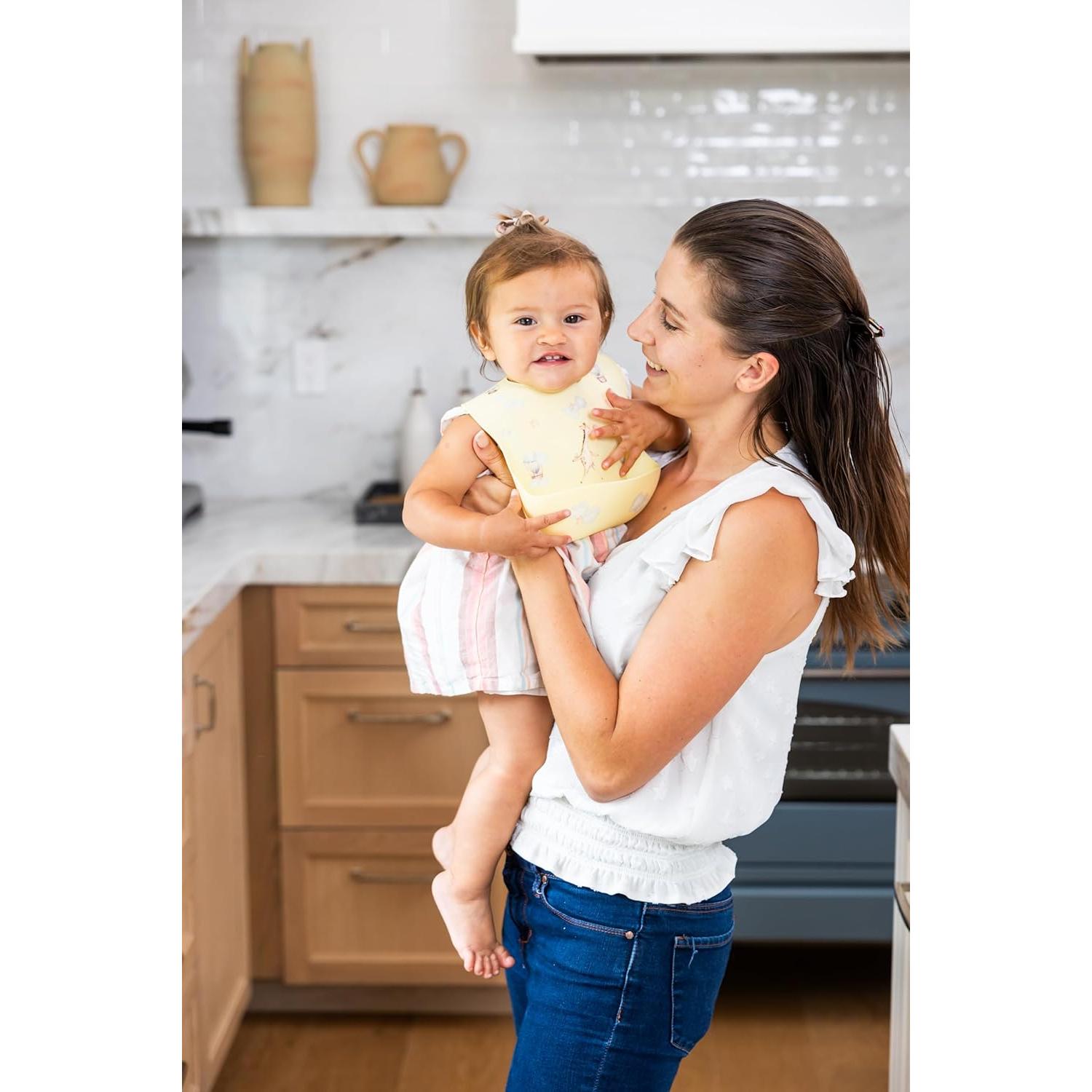 Babero y Tapete de Silicona Mamabear | Ajustable, Impermeable, Libre de BPA