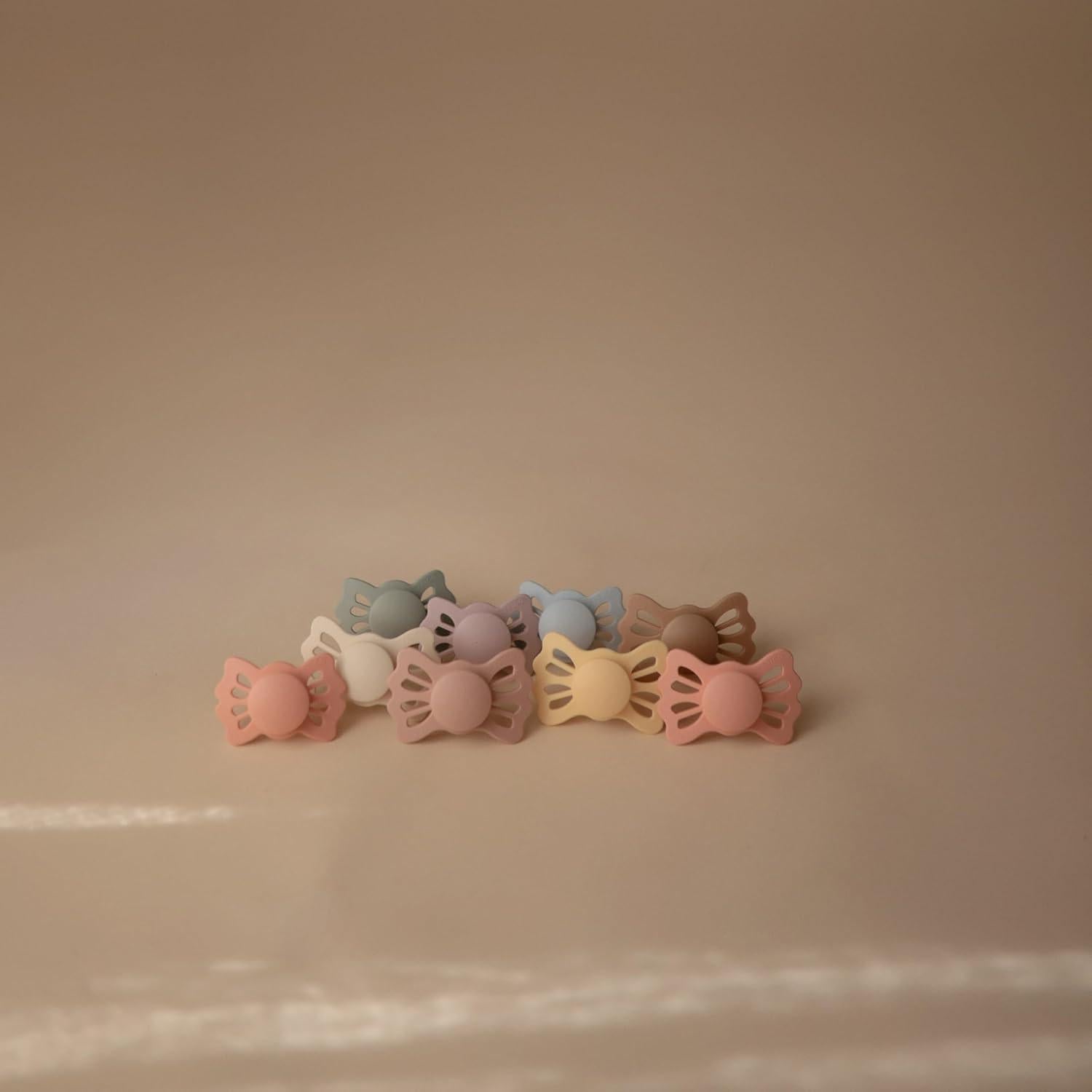 Chupete de Silicona FRIGG Lucky Simétrico 6-18 Meses Crema/Rosado