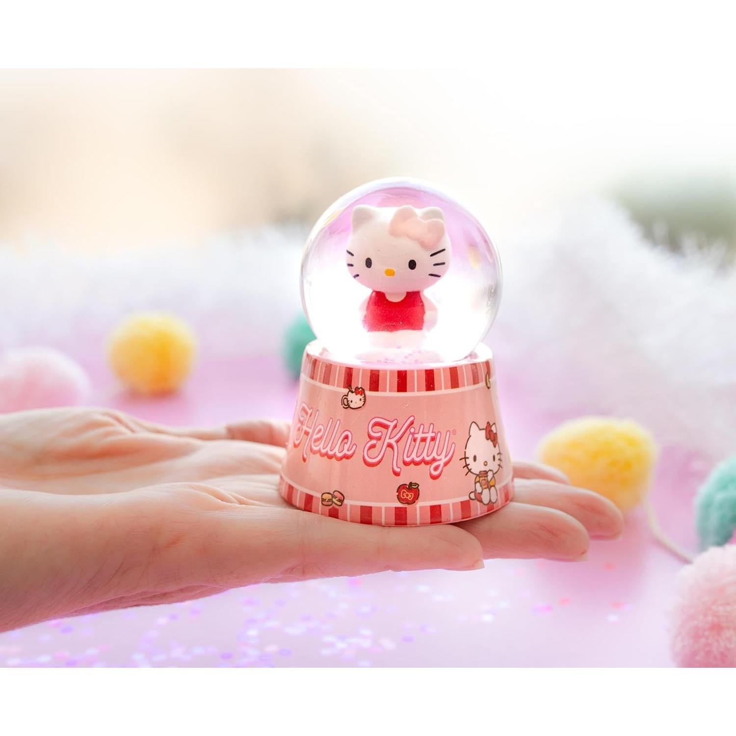 Mini Globo de Nieve Iluminado Hello Kitty 7.62 cm Silver Buffalo