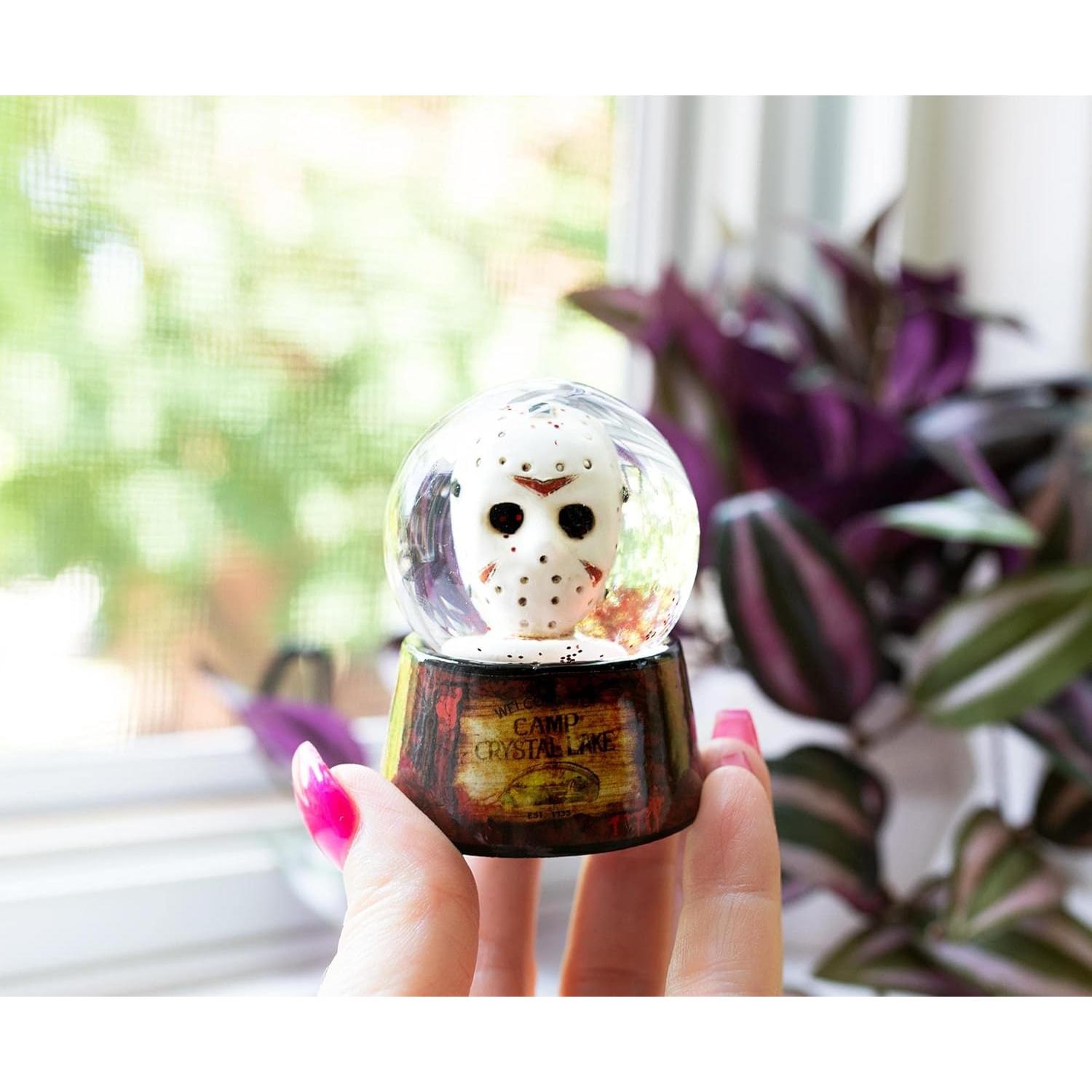 Globo de Nieve Jason Voorhees 10.7 cm Silver Buffalo