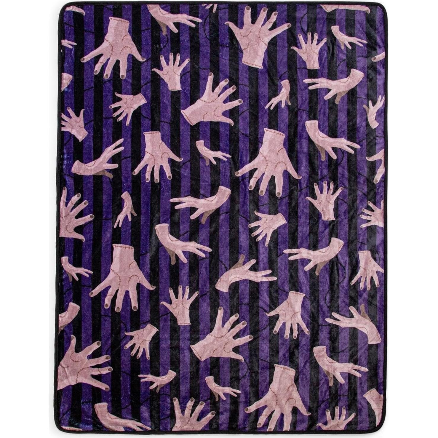 Manta de Forro de Poliester Silver Buffalo Miércoles 114x152cm