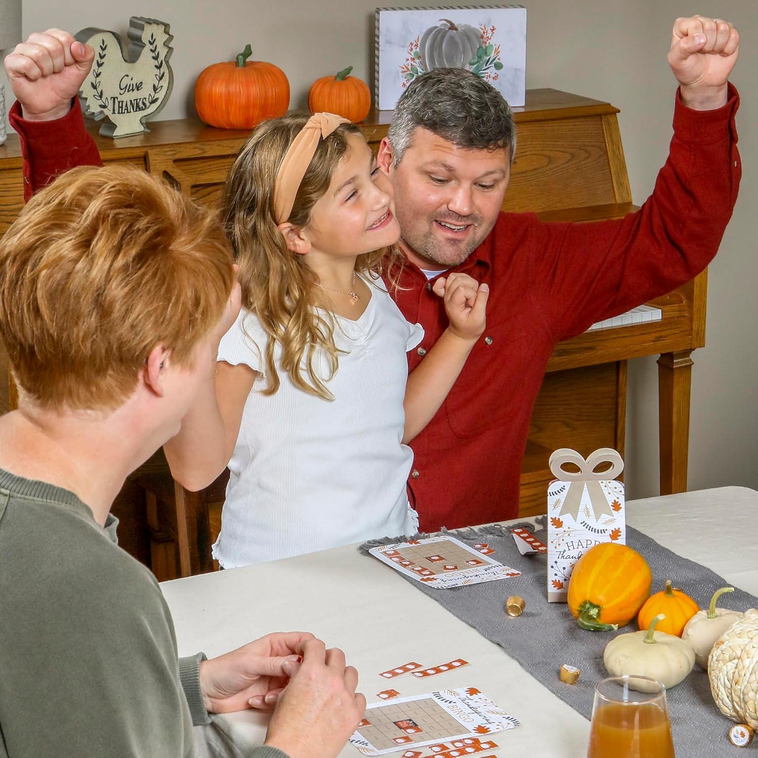Juego de Bingo de Acción de Gracias Big Dot - 18 Tarjetas y Marcadores