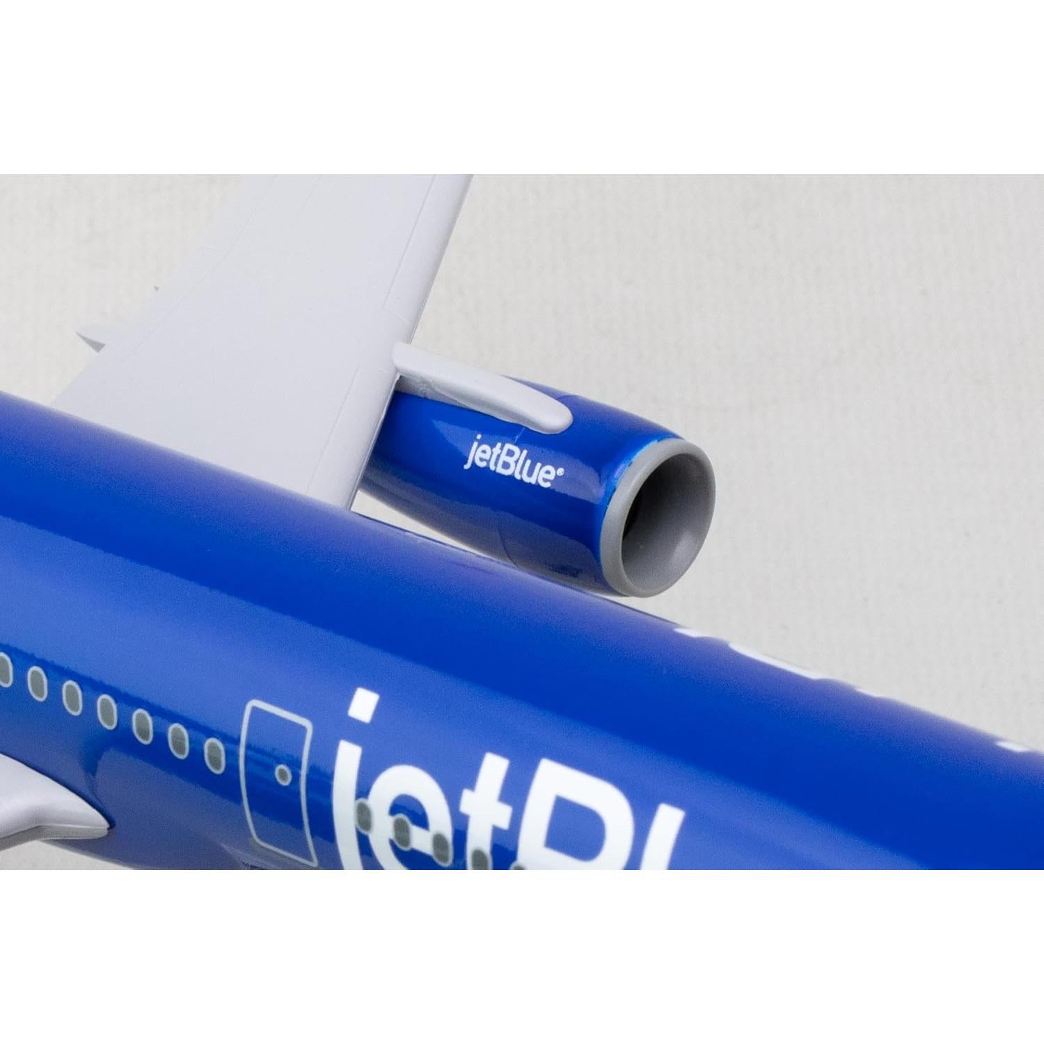 Modelo de avión jetBlue A321 1:150 con soporte - Daron