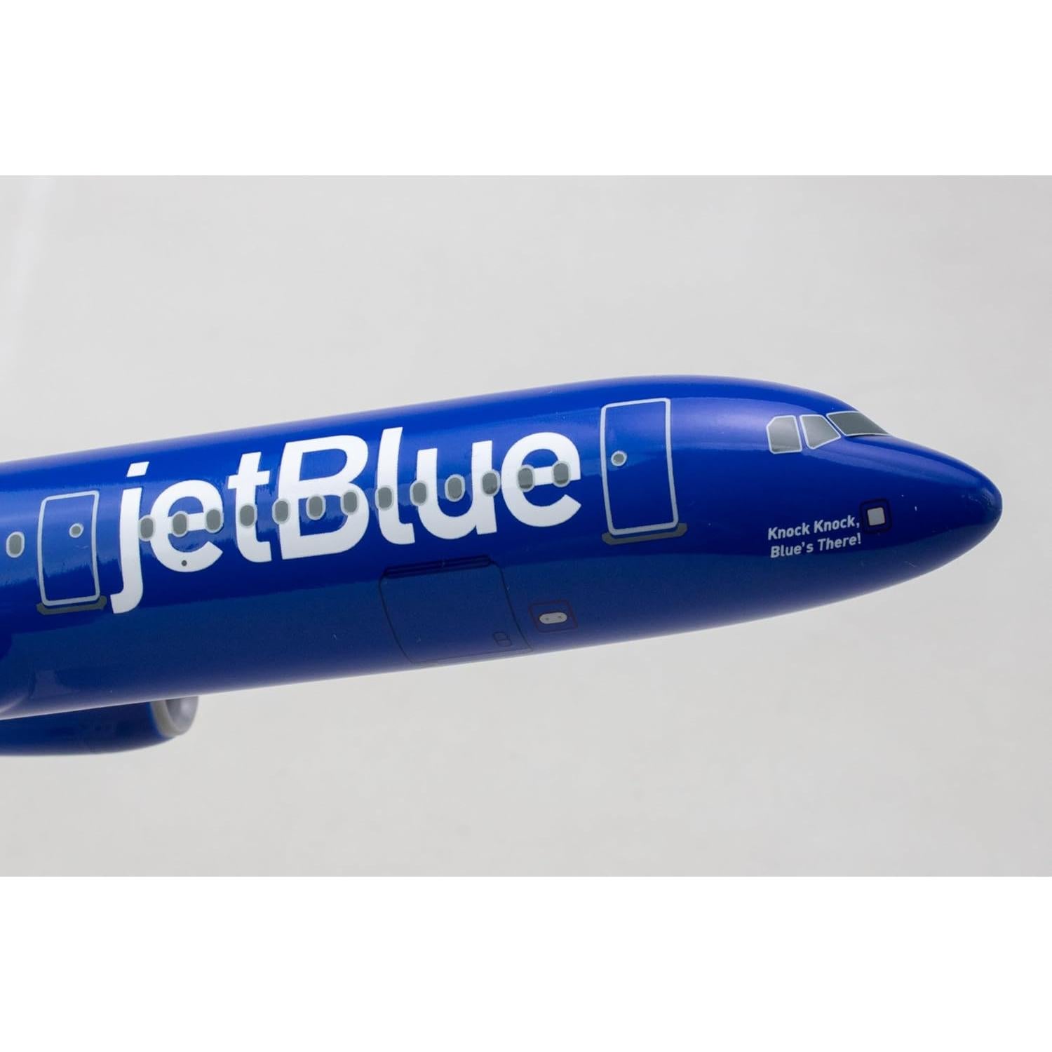Modelo de avión jetBlue A321 1:150 con soporte - Daron