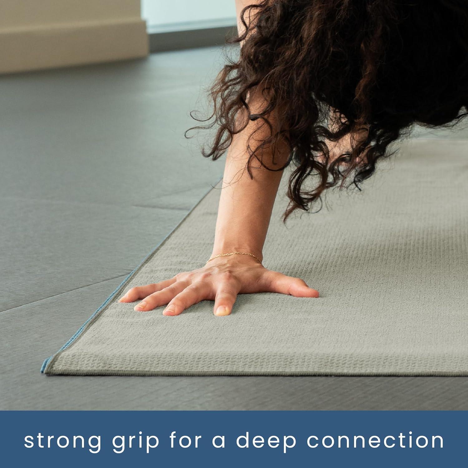 Toalla de Yoga S&T INC. Antideslizante 61x183cm Gris