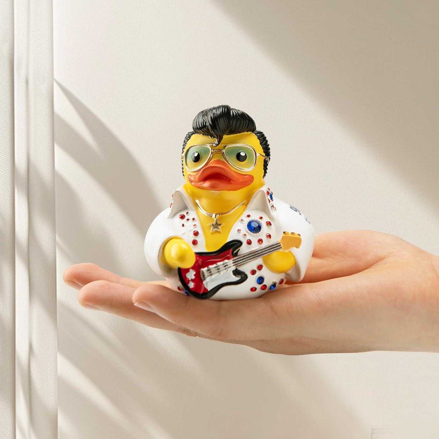 Figurita Pato Elvis ChuangJie Traje Blanco con Piedras 7.95 cm