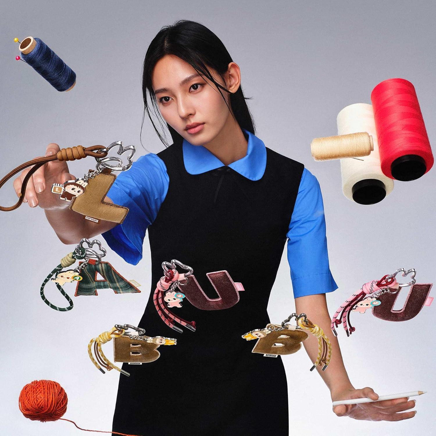 Pin EL MONSTRUO Serie de Amor - Caja Sorpresa Letra (N-Z)