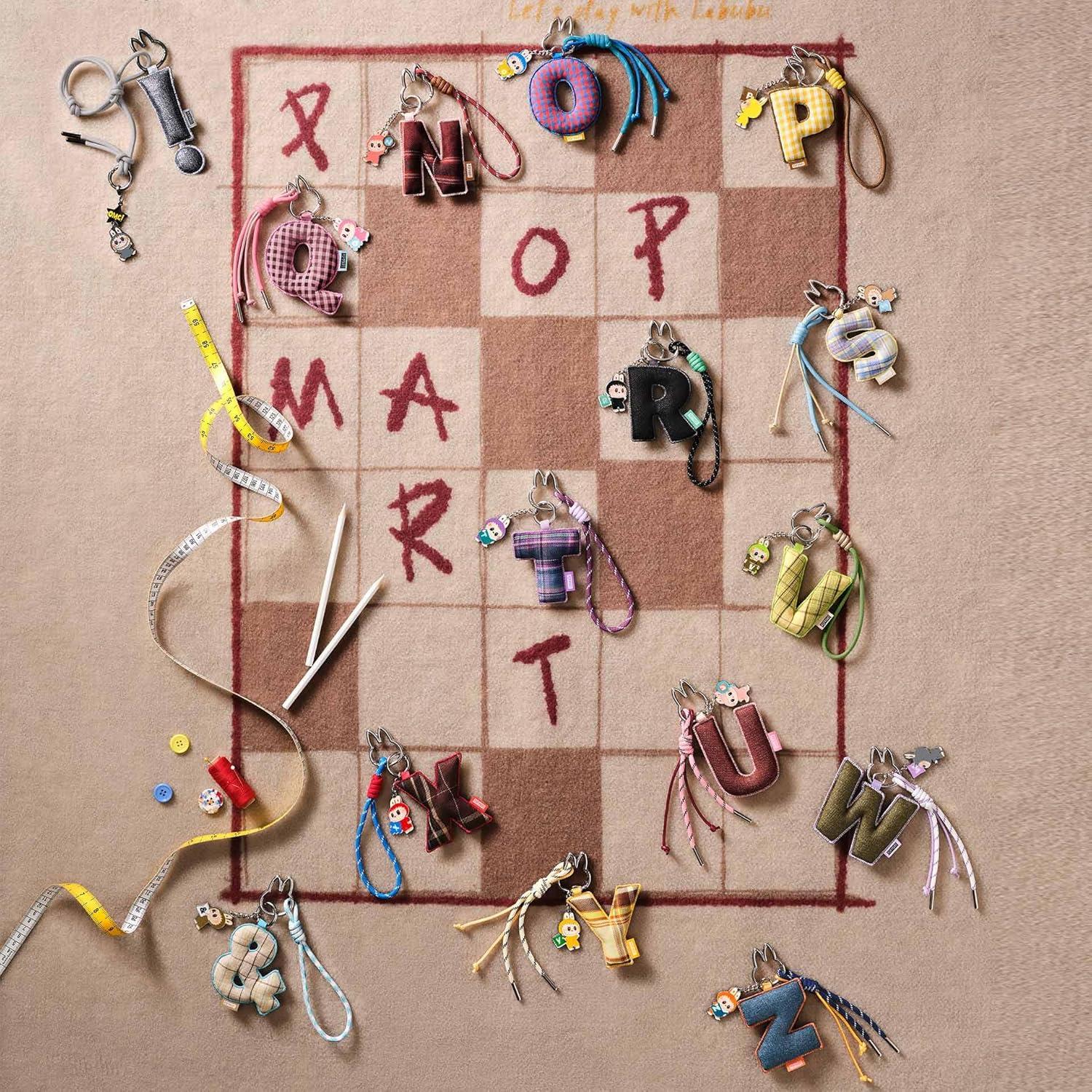 Pin EL MONSTRUO Serie de Amor - Caja Sorpresa Letra (N-Z)