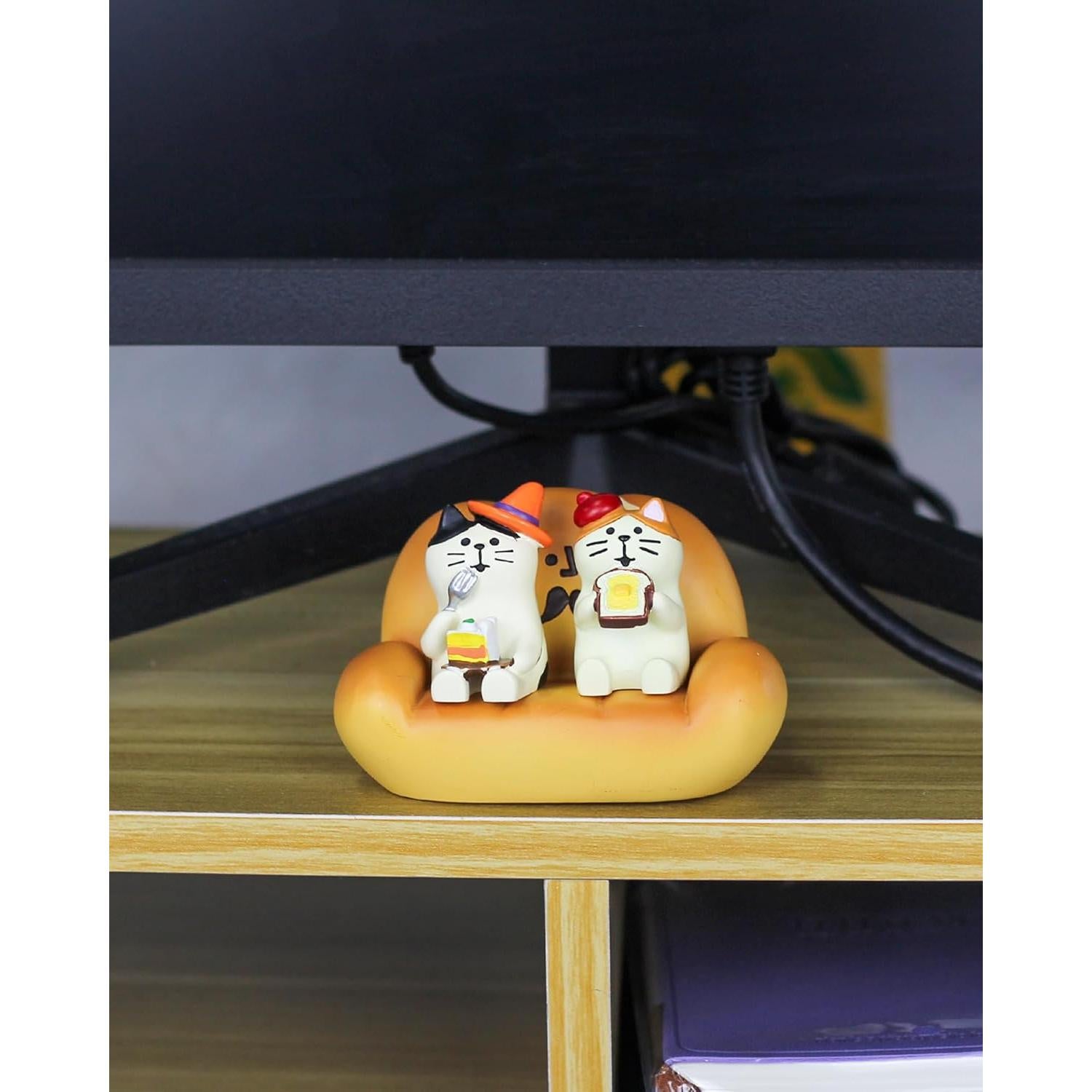 Figuras de Gato Mini Mevodeata con Sofá de Pan - 2 Pcs