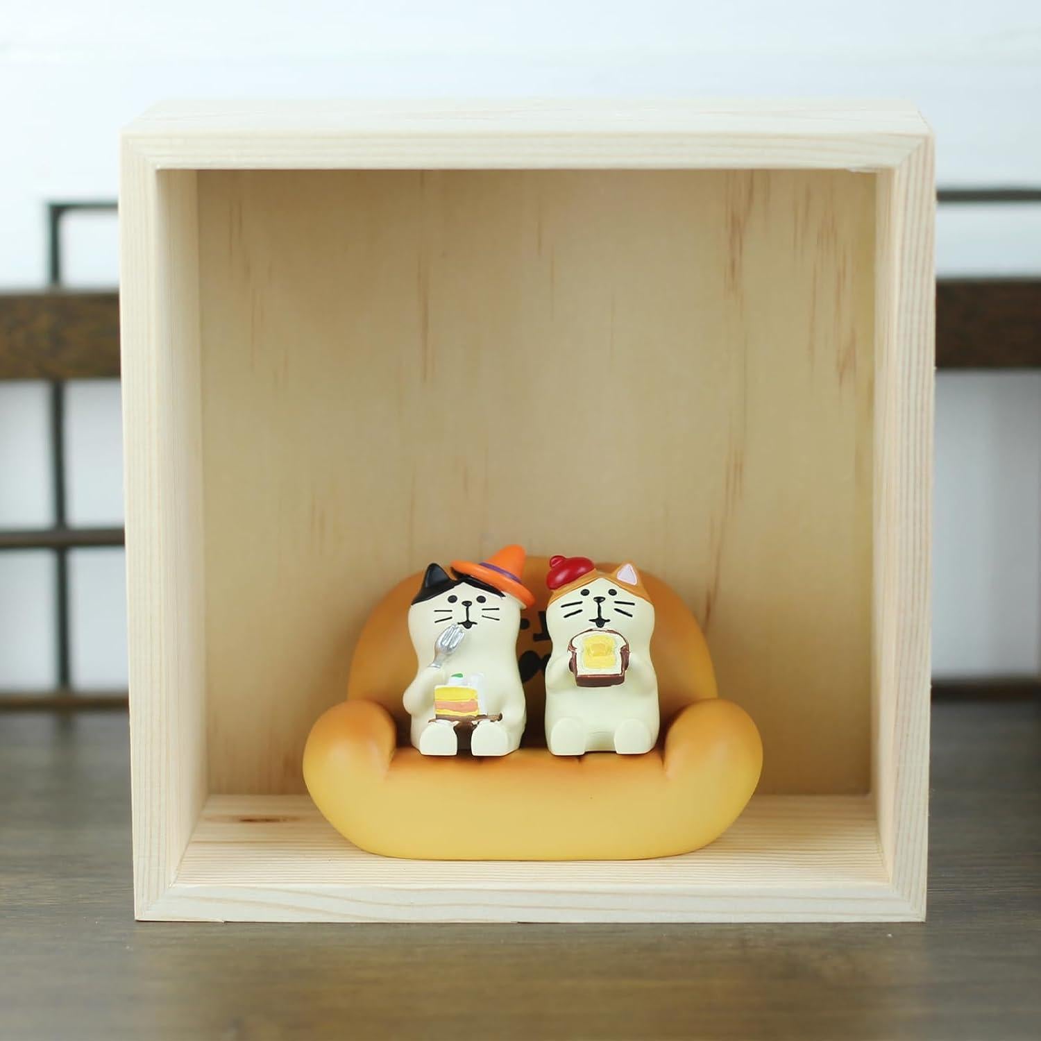 Figuras de Gato Mini Mevodeata con Sofá de Pan - 2 Pcs