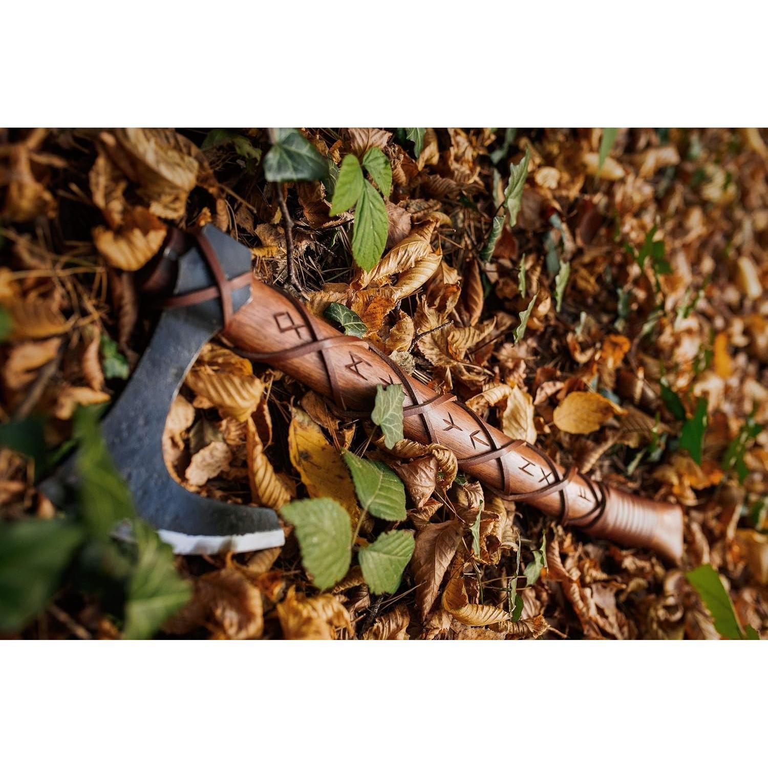 Hacha Vikinga de Dos Manos Norse Tradesman con Runas - 61 cm