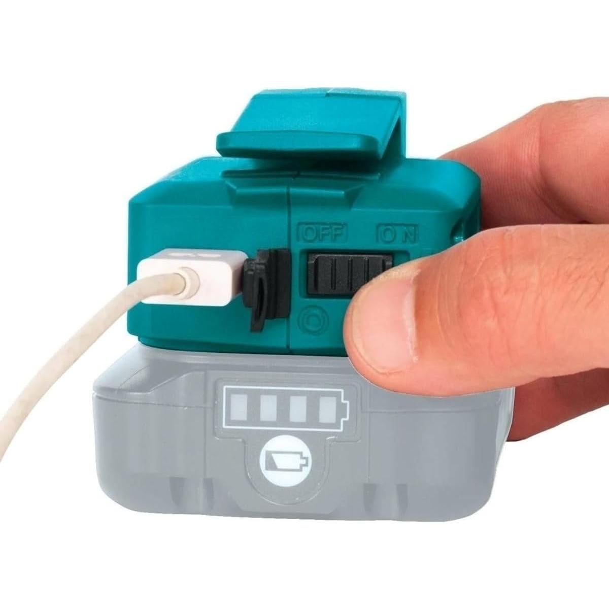 Fuente de Poder Inalámbrica Makita ADP06 12V CXT USB