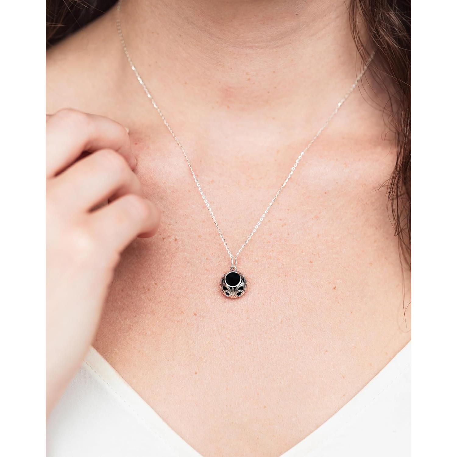 Collar de Encaje Vintage Bottled Up Designs - Vidrio Negro Ecológico