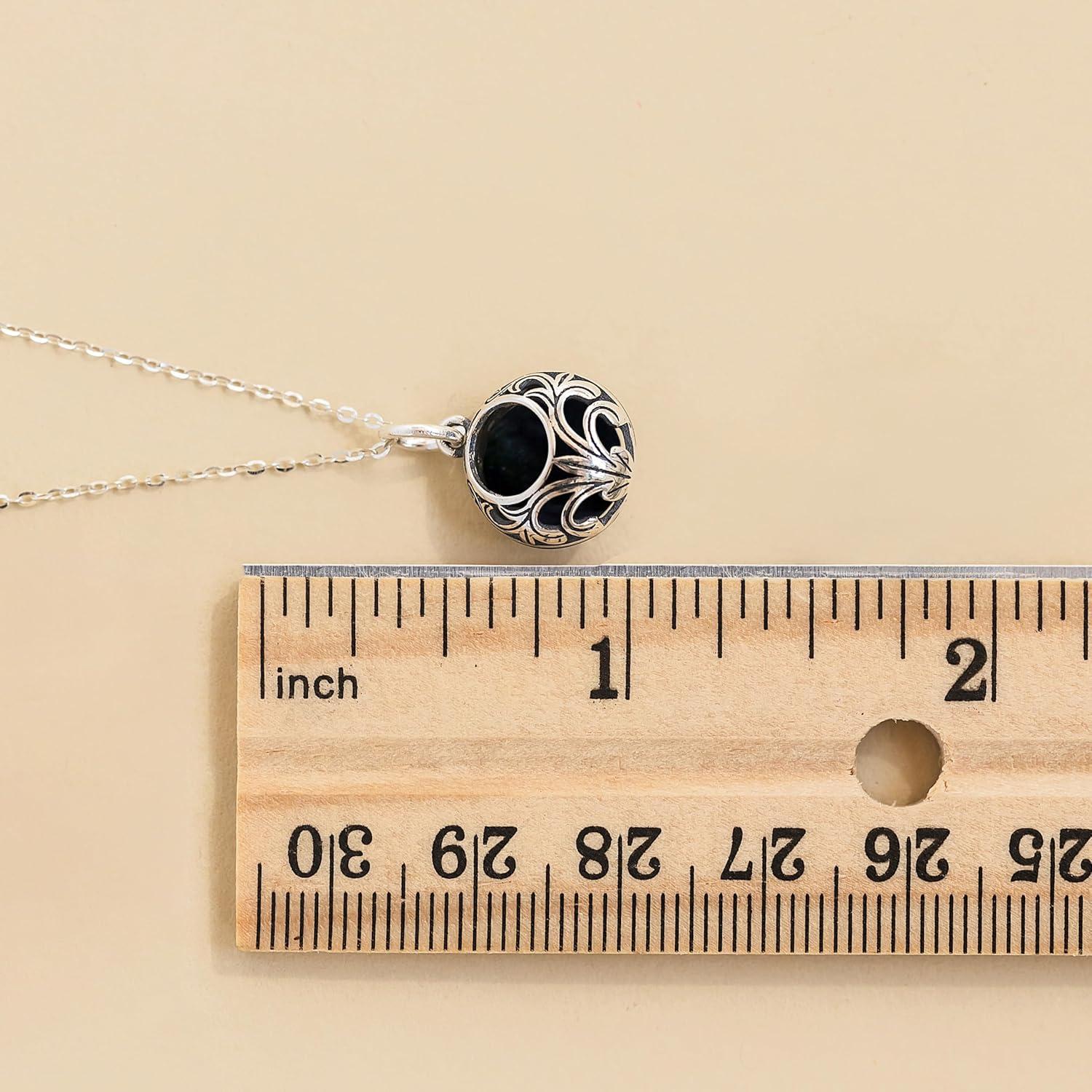 Collar de Encaje Vintage Bottled Up Designs - Vidrio Negro Ecológico