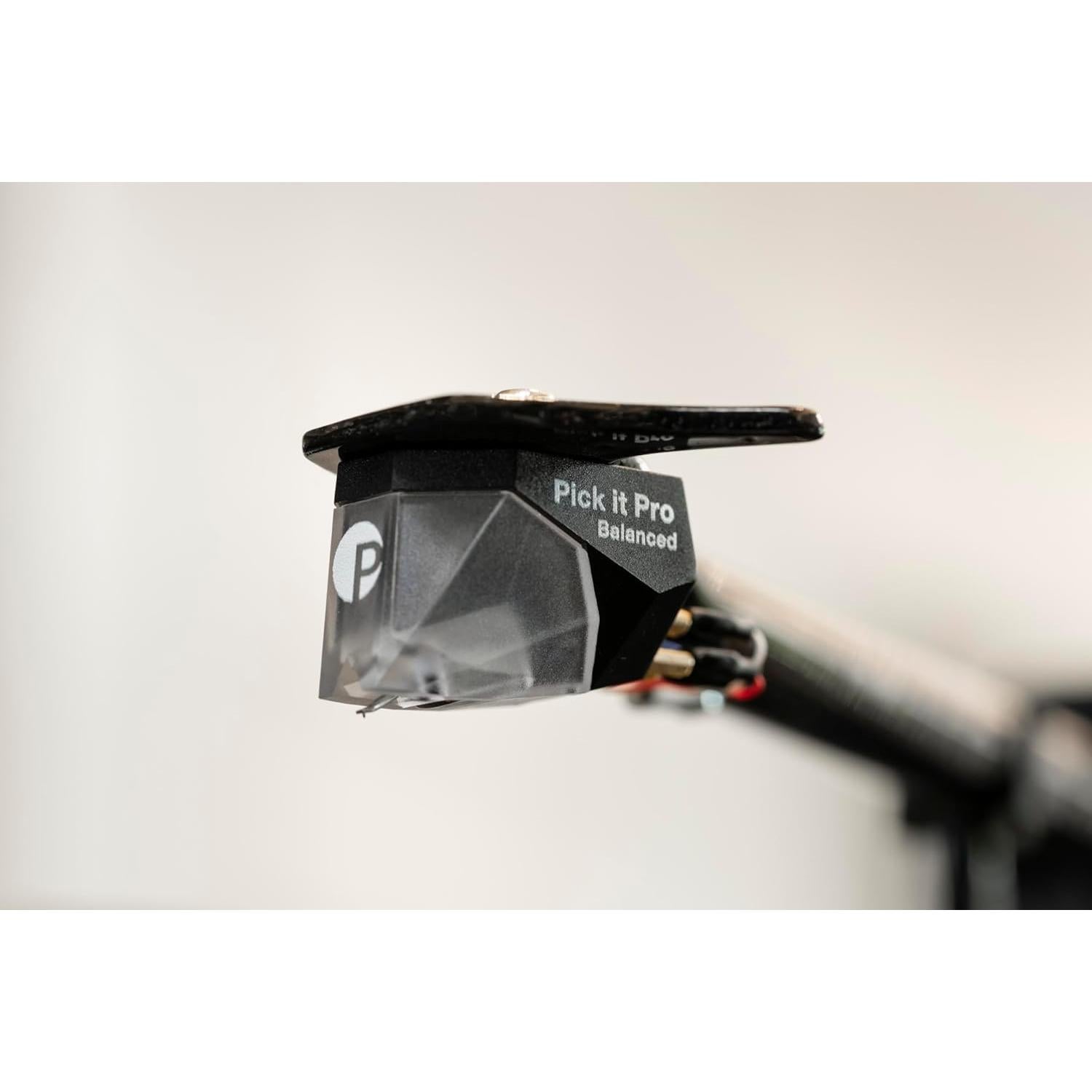 Giradiscos Pro-Ject Debut PRO B Hi-Fi con Brazo de Carbono 21.8 cm