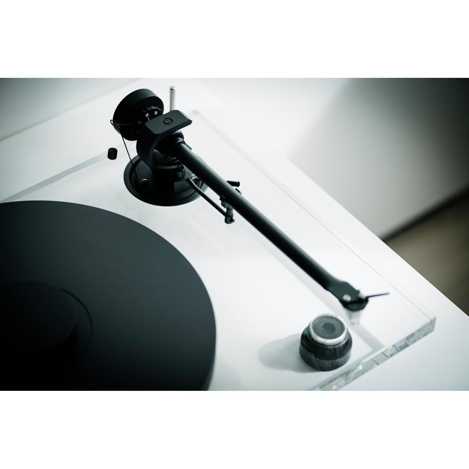 Tocadiscos Pro-Ject XA B Acrílico con Brazo de Aluminio 25.4cm