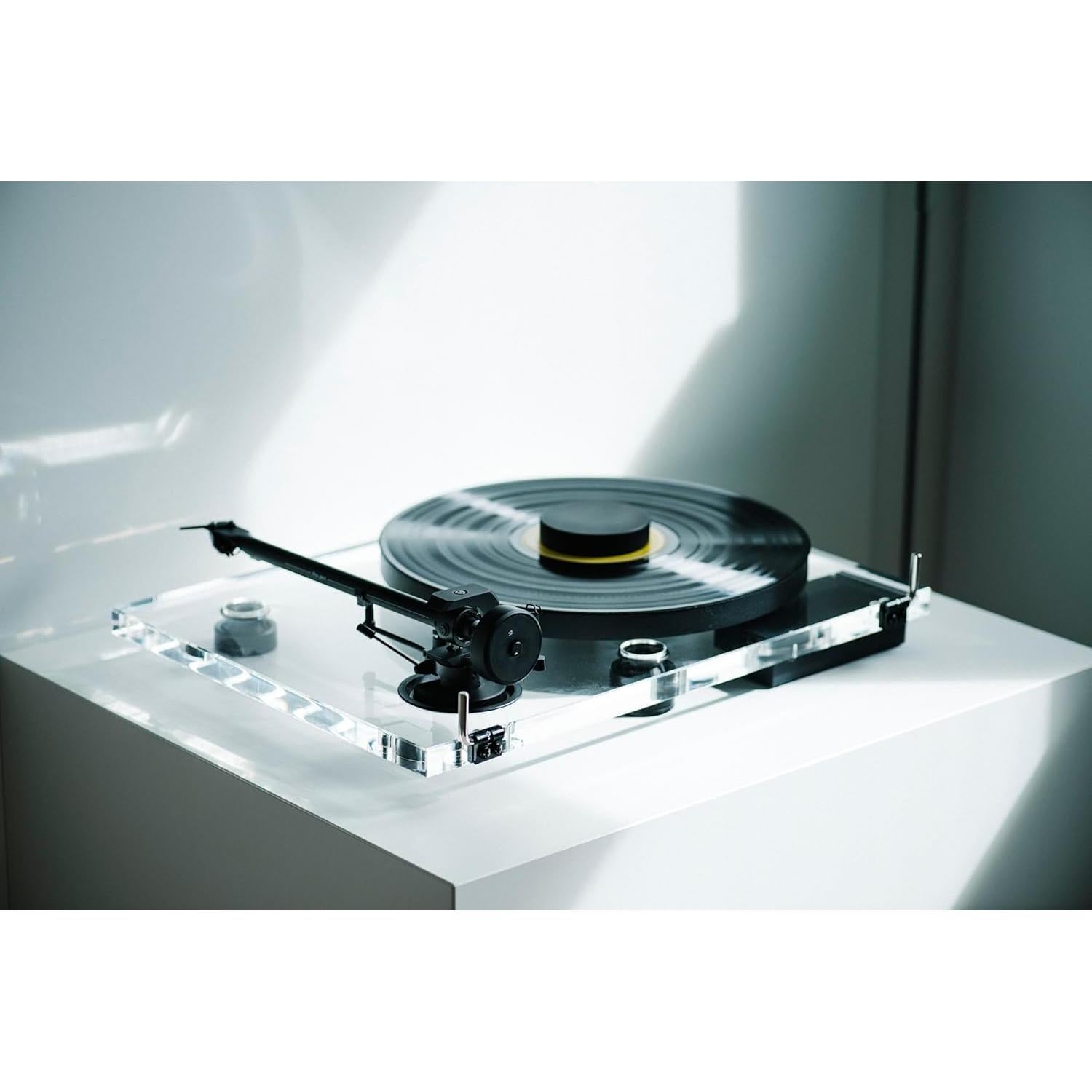 Tocadiscos Pro-Ject XA B Acrílico con Brazo de Aluminio 25.4cm
