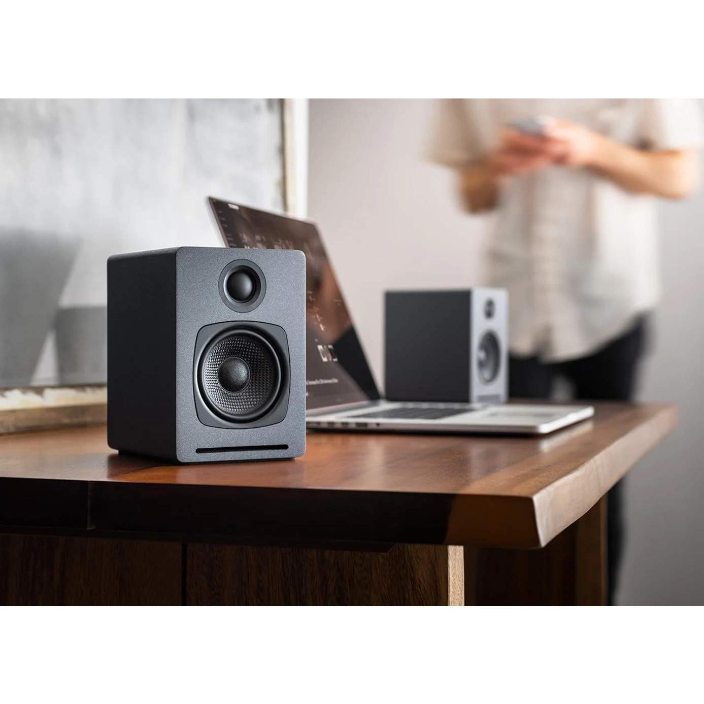 Altavoces Inalámbricos Audioengine A1 - 60W Bluetooth 30.48m