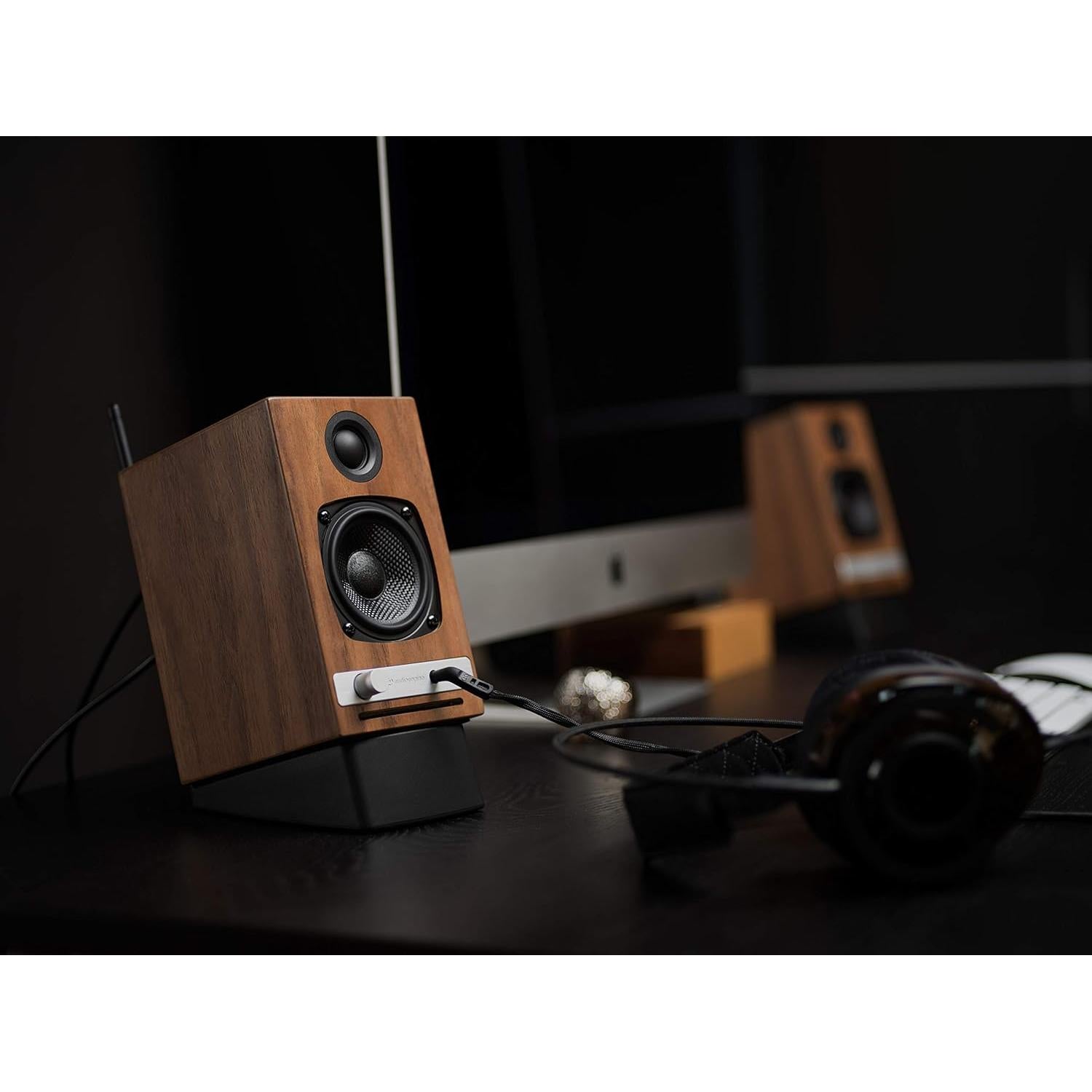 Soporte de Altavoz Pequeño Audioengine DS1 - 15 Grados, 2 Piezas