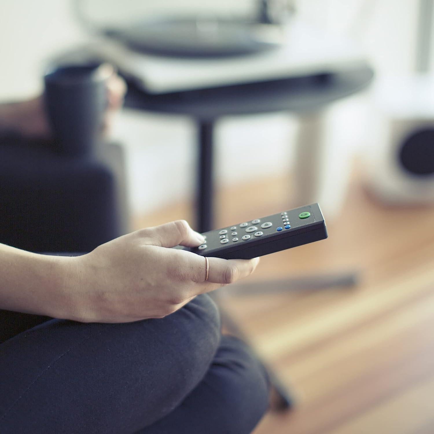 Altavoces Kanto YU4 Gris Mate Bluetooth 140W con Preamplificador