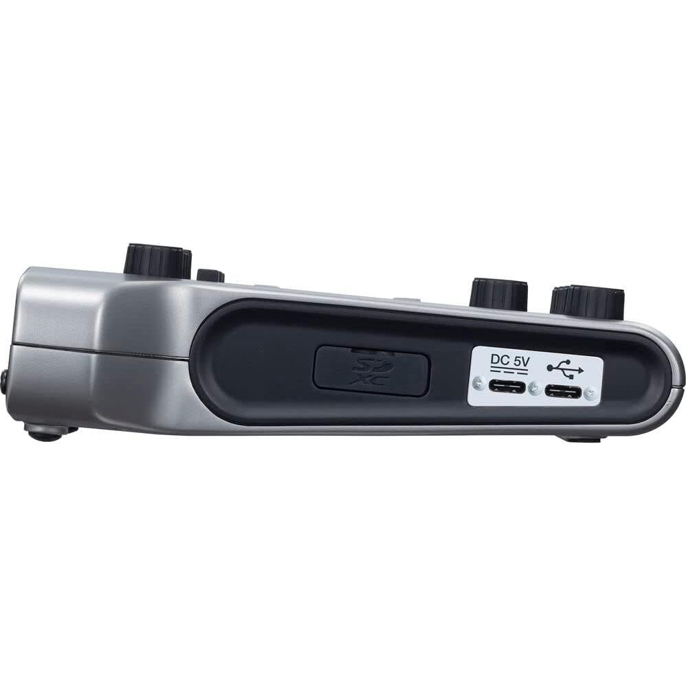 Grabadora de Podcast Zoom PodTrak P4 + 4 Auriculares BPHS1