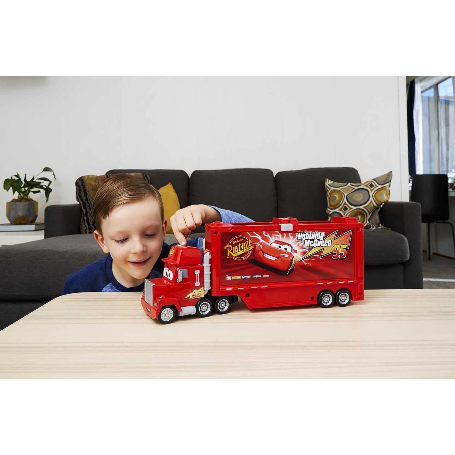 Remolque Mack de Lightning McQueen Mattel 43.2 cm con Sonidos