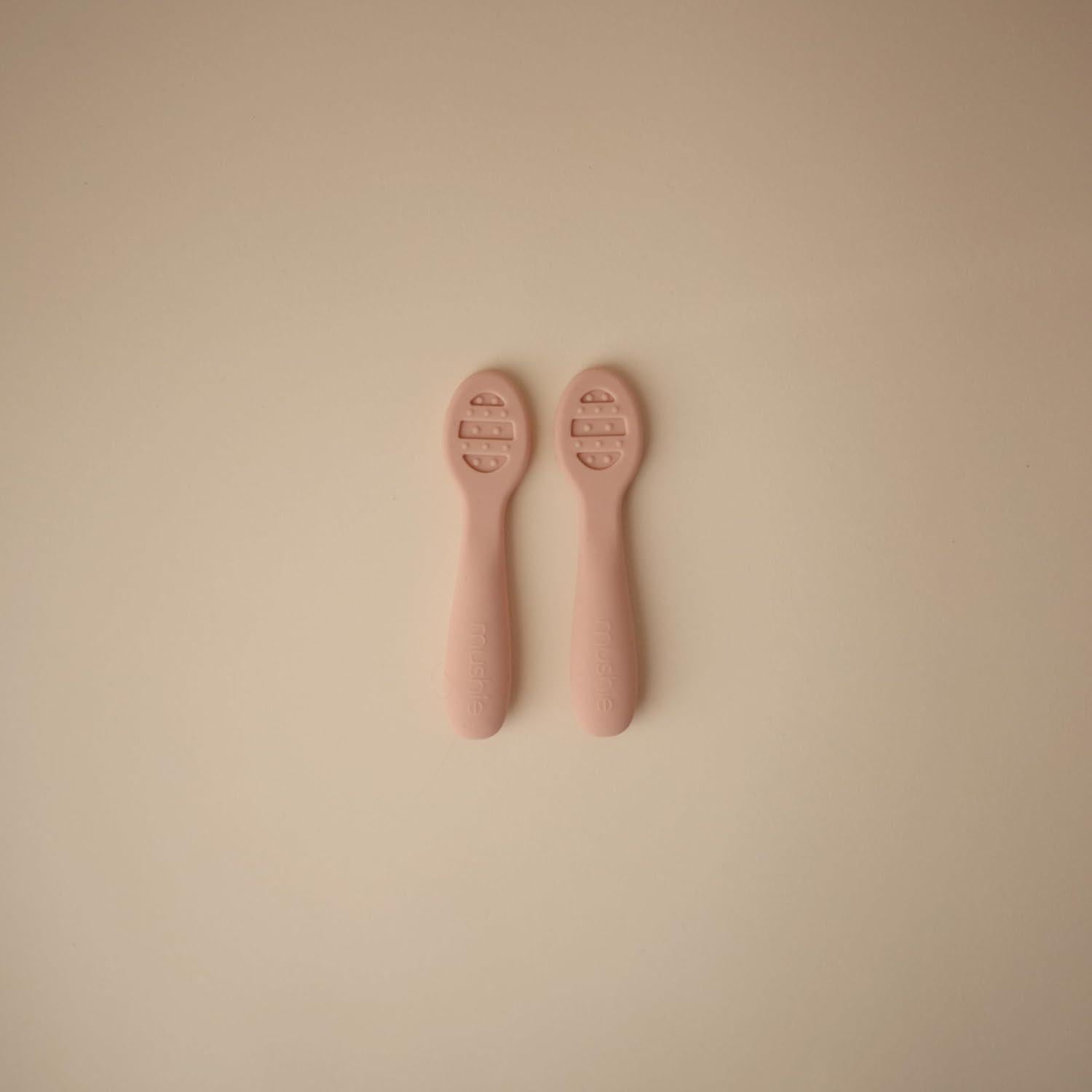 Cucharas de Silicona Mushie para Primera Alimentación - 2 Piezas