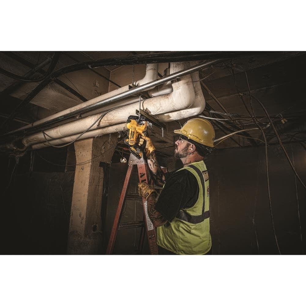 Cortadora de Varilla Roscada Inalámbrica DEWALT DCS350B 20V