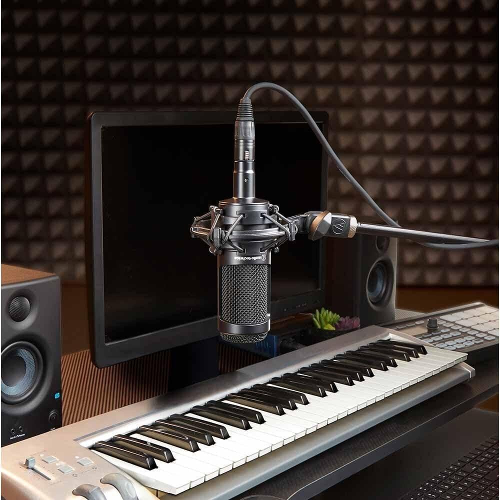 Micrófono de condensador cardioide Audio-Technica AT2035 con soporte