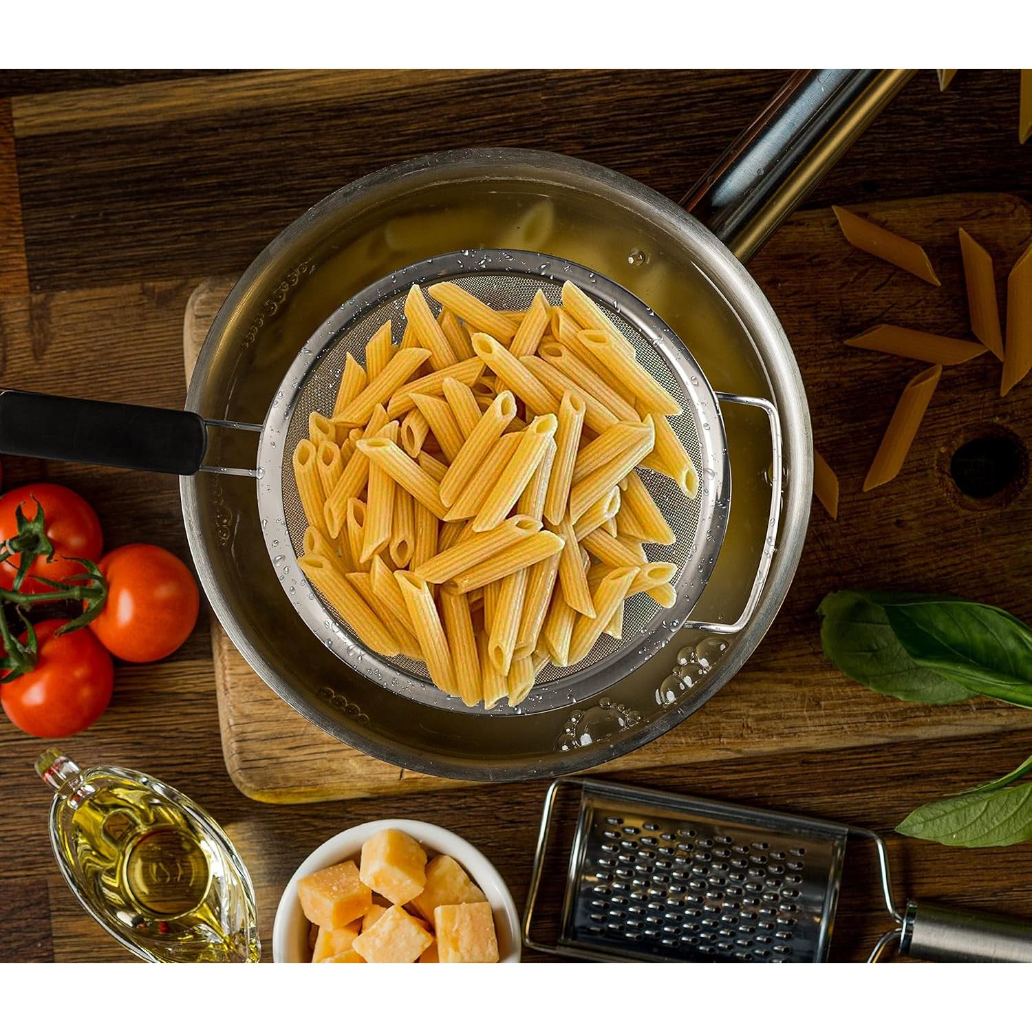 Colador de Malla Fina 23 cm KAFOOR con Mango de Caucho