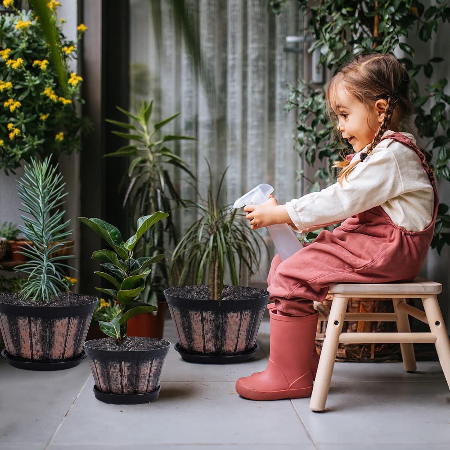 Juego de 4 Macetas de Barril Marrón Quarut 15 cm con Plato