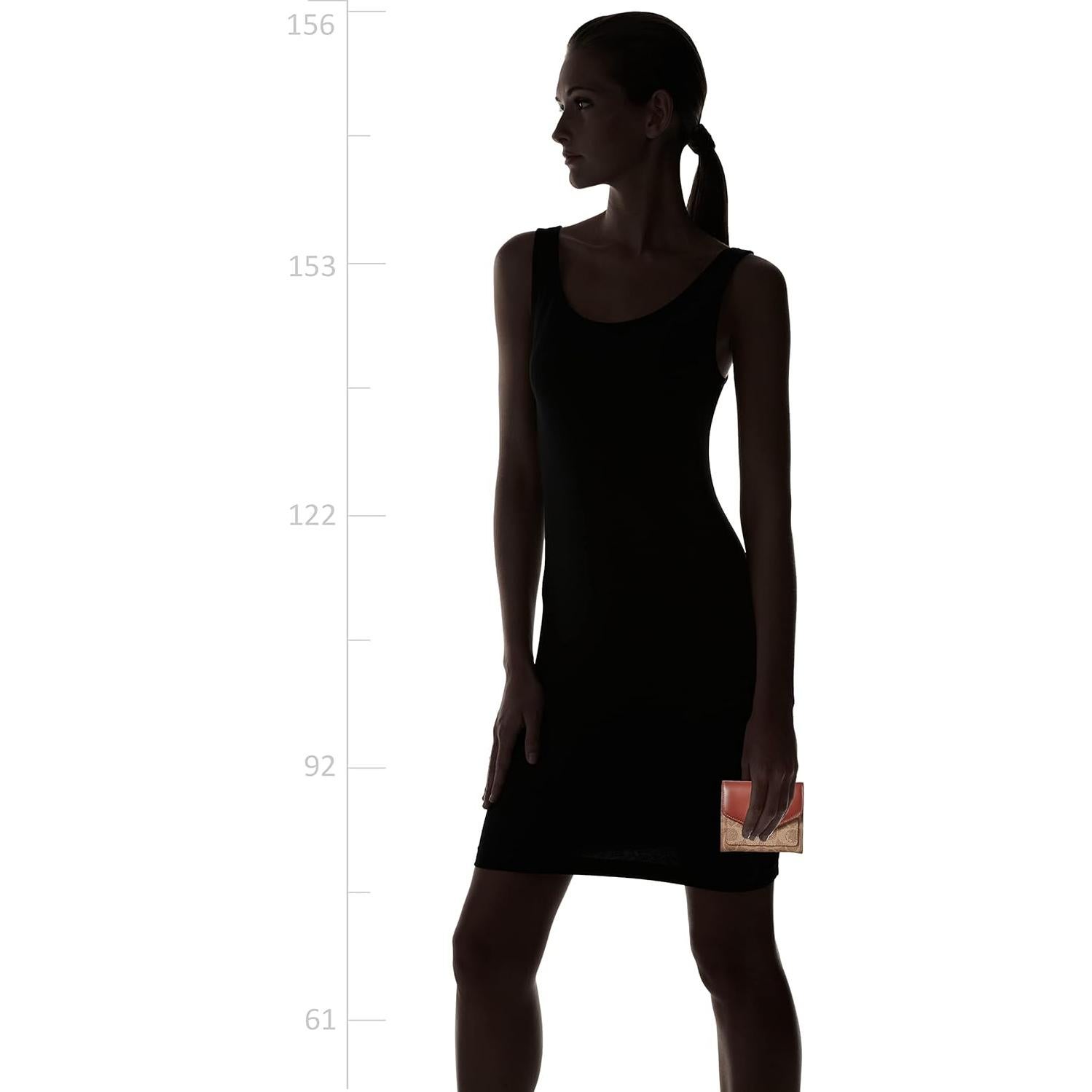 Billetera Coach Wyn de lona recubierta con 7 ranuras