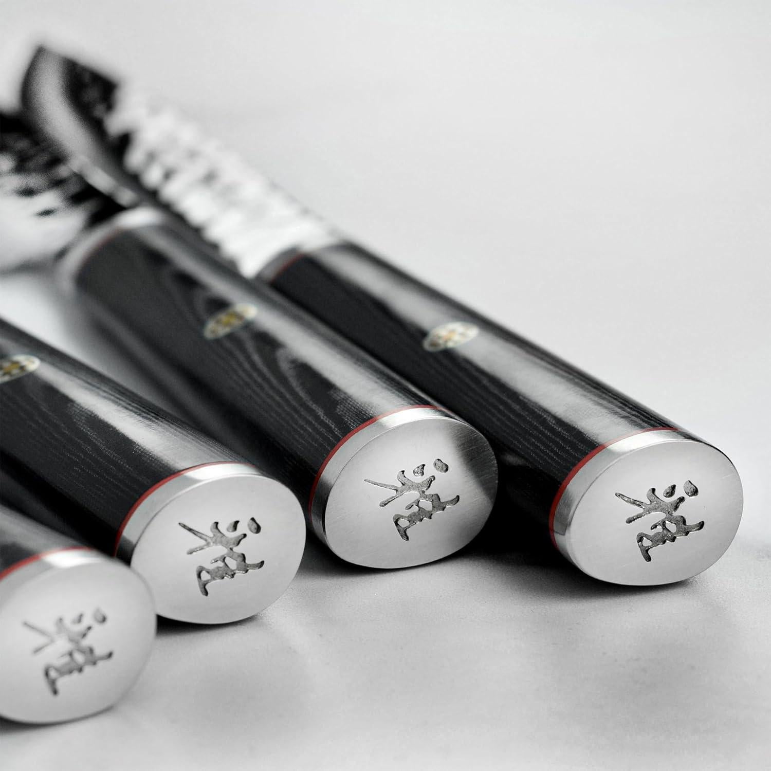 Set de cuchillos de carne MIYABI Mizu SG2, 4 piezas con estuche