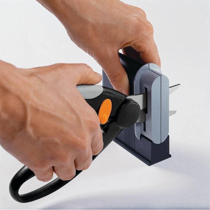 Afilador de Tijeras Fiskars Clip-Sharp, 4 cm, Negro