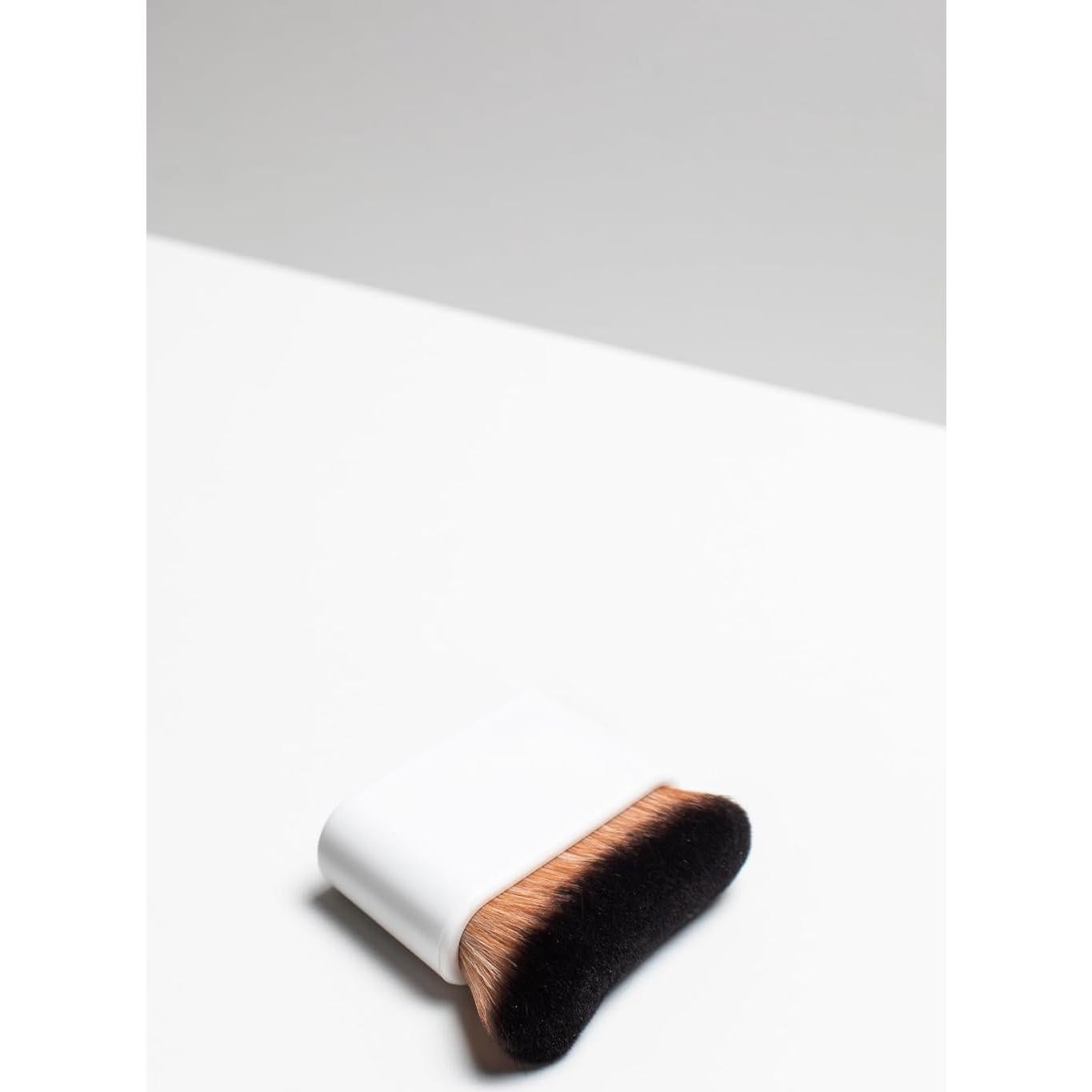 Brocha Kabuki Corporal Tinge - Cerdas Suaves, 6.35cm