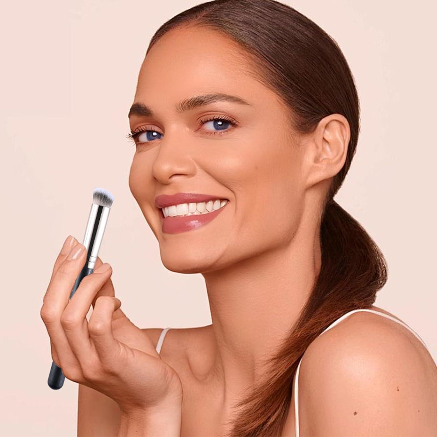 Brocha de Corrector Angulada MOGILAN 270 con Tapa - Precisión