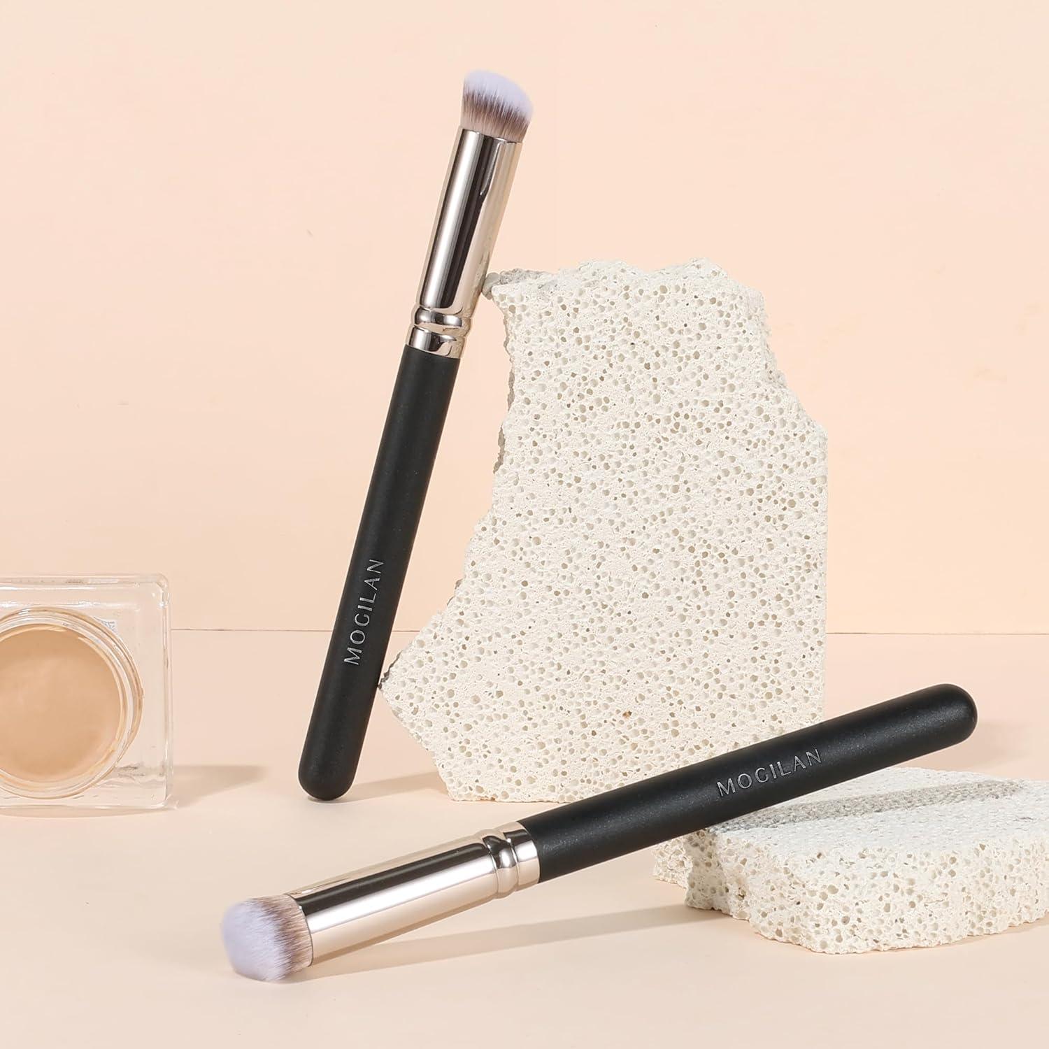 Brocha de Corrector Angulada MOGILAN 270 con Tapa - Precisión