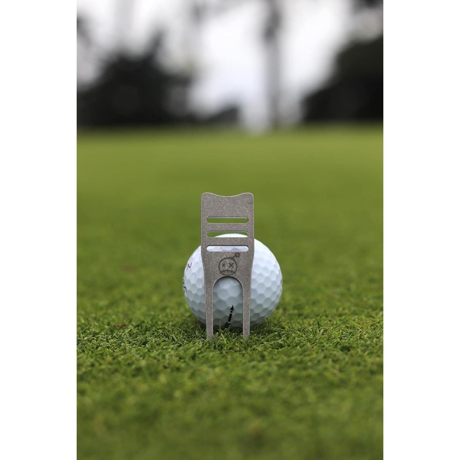 Herramienta de Divots de Titanio Fastfuse 4-en-1 para Golf