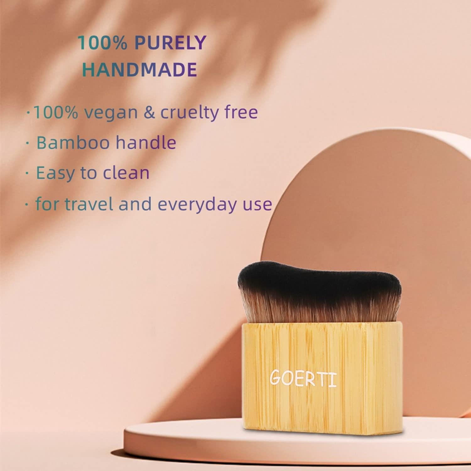 Brocha Kabuki Grande GOERTI para Autobronceador y Protector Solar