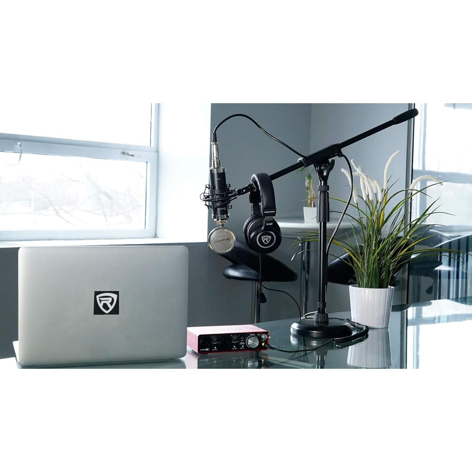 Soporte de micrófono Rockville RKDS con base redonda y boom