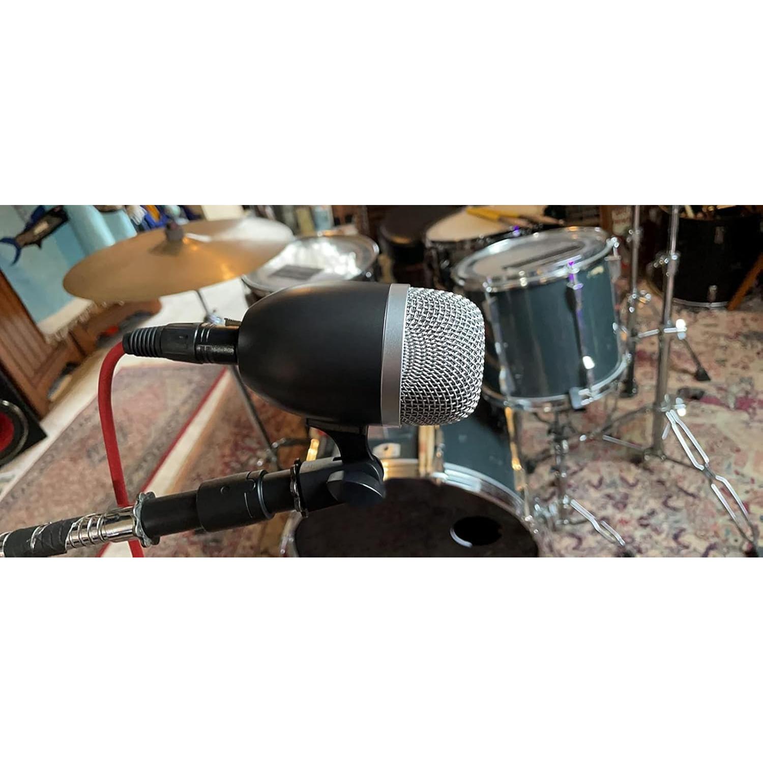 Micrófono de Bombo Dinámico DGM-68r con Adaptador XLR