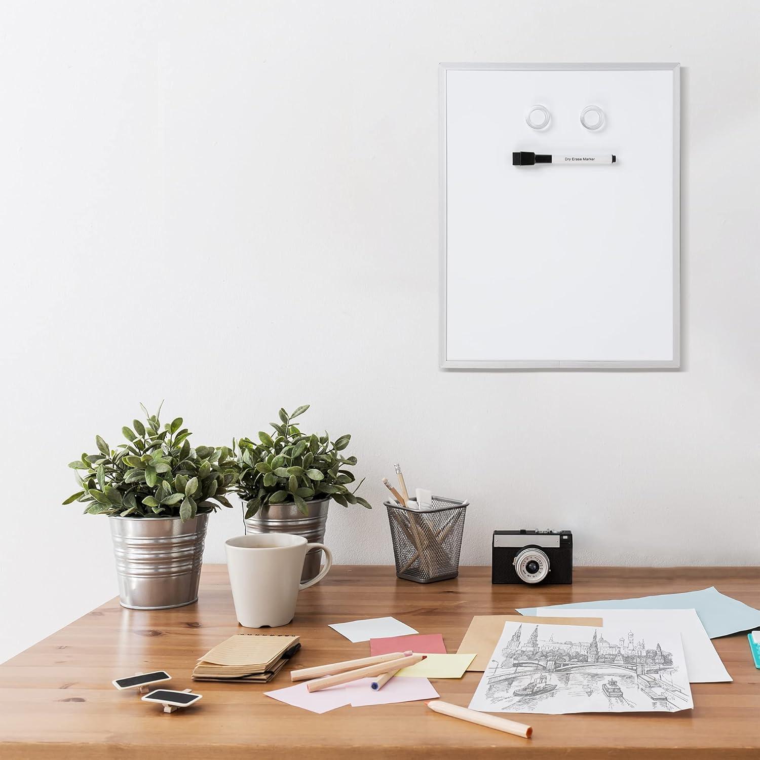 Pizarra Blanca Magnética Amazon Basics 28x36 cm con Marco de Aluminio