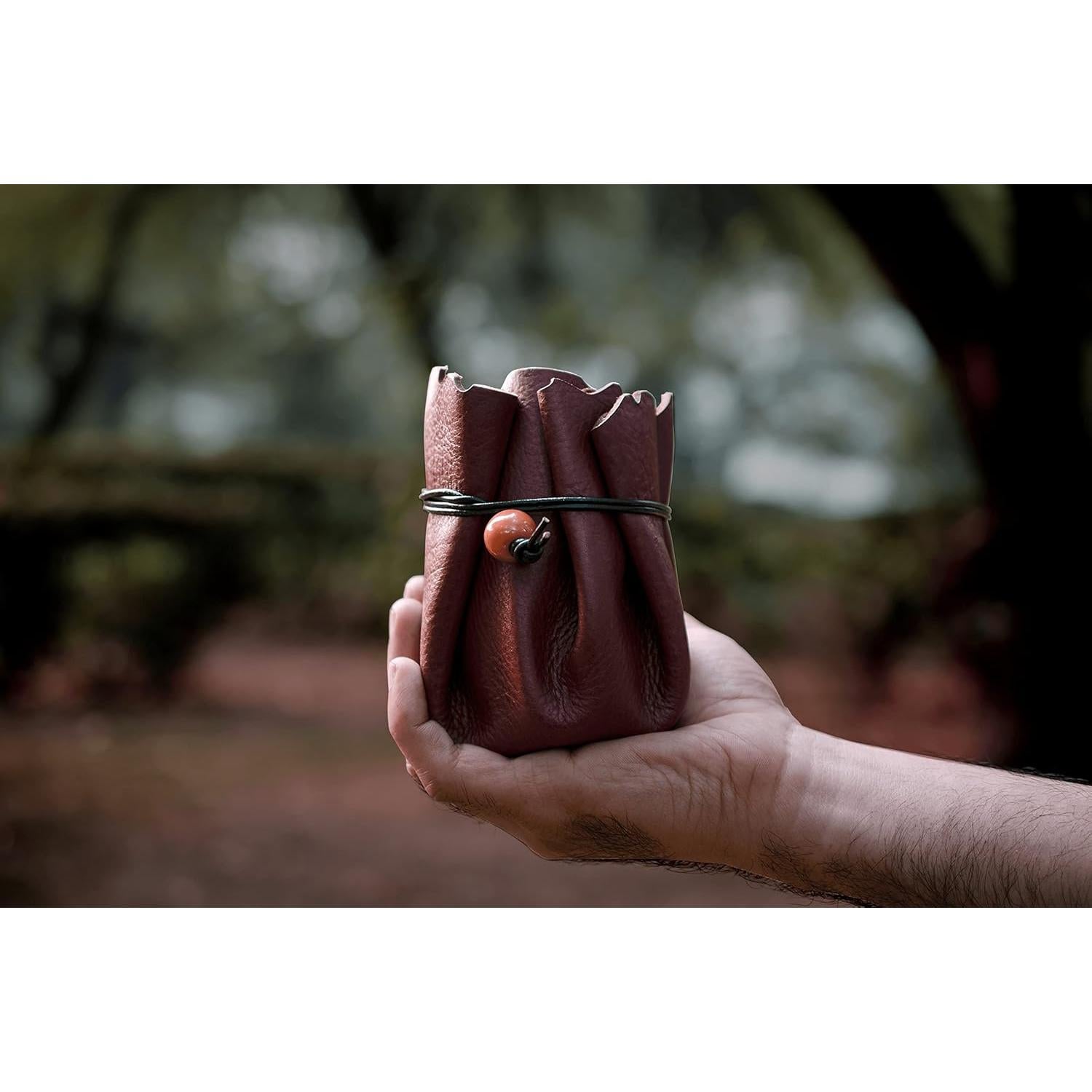 Juego de Runas Vikingas de Hueso con Tapete de Cuero Premium