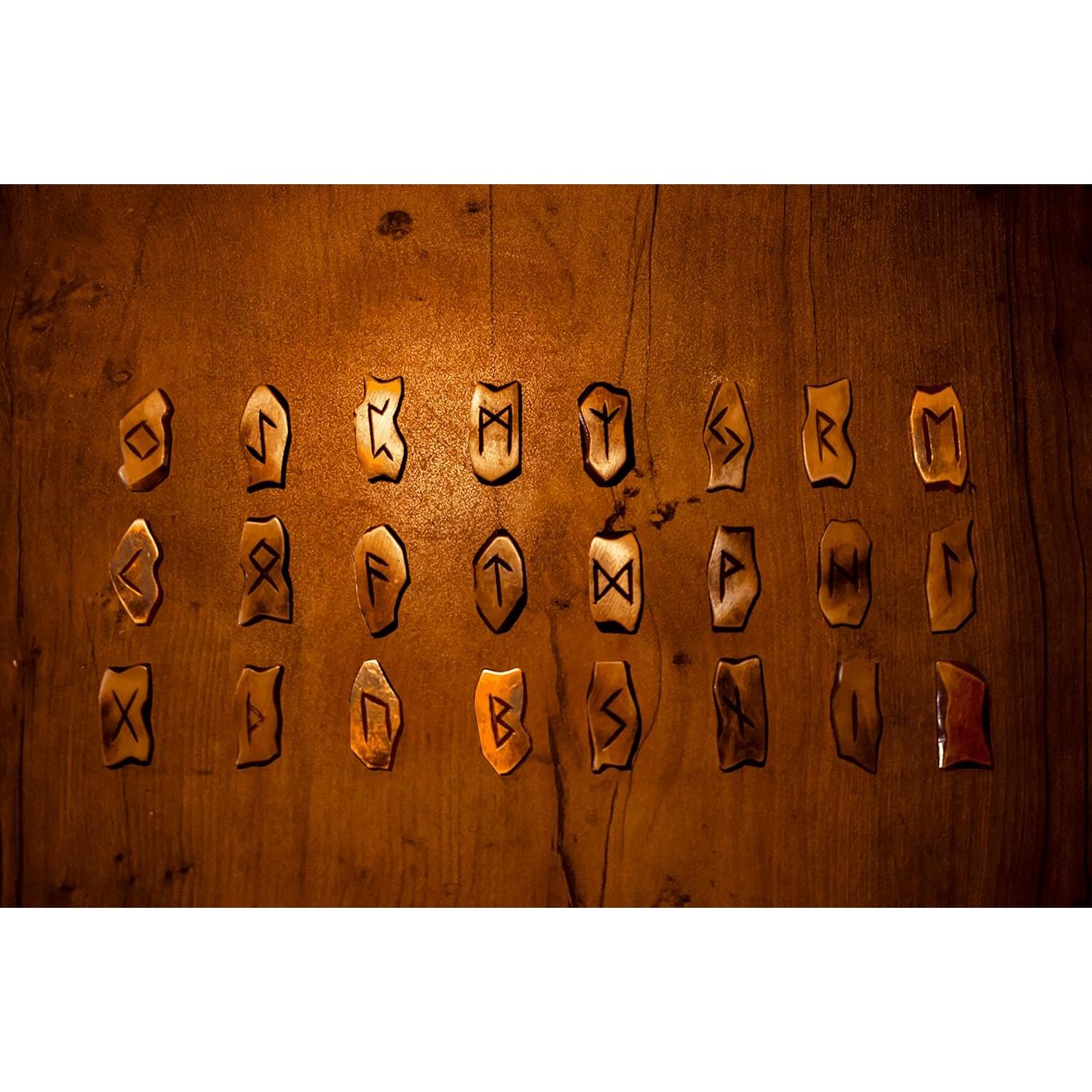 Juego de Runas Vikingas de Hueso con Tapete de Cuero Premium