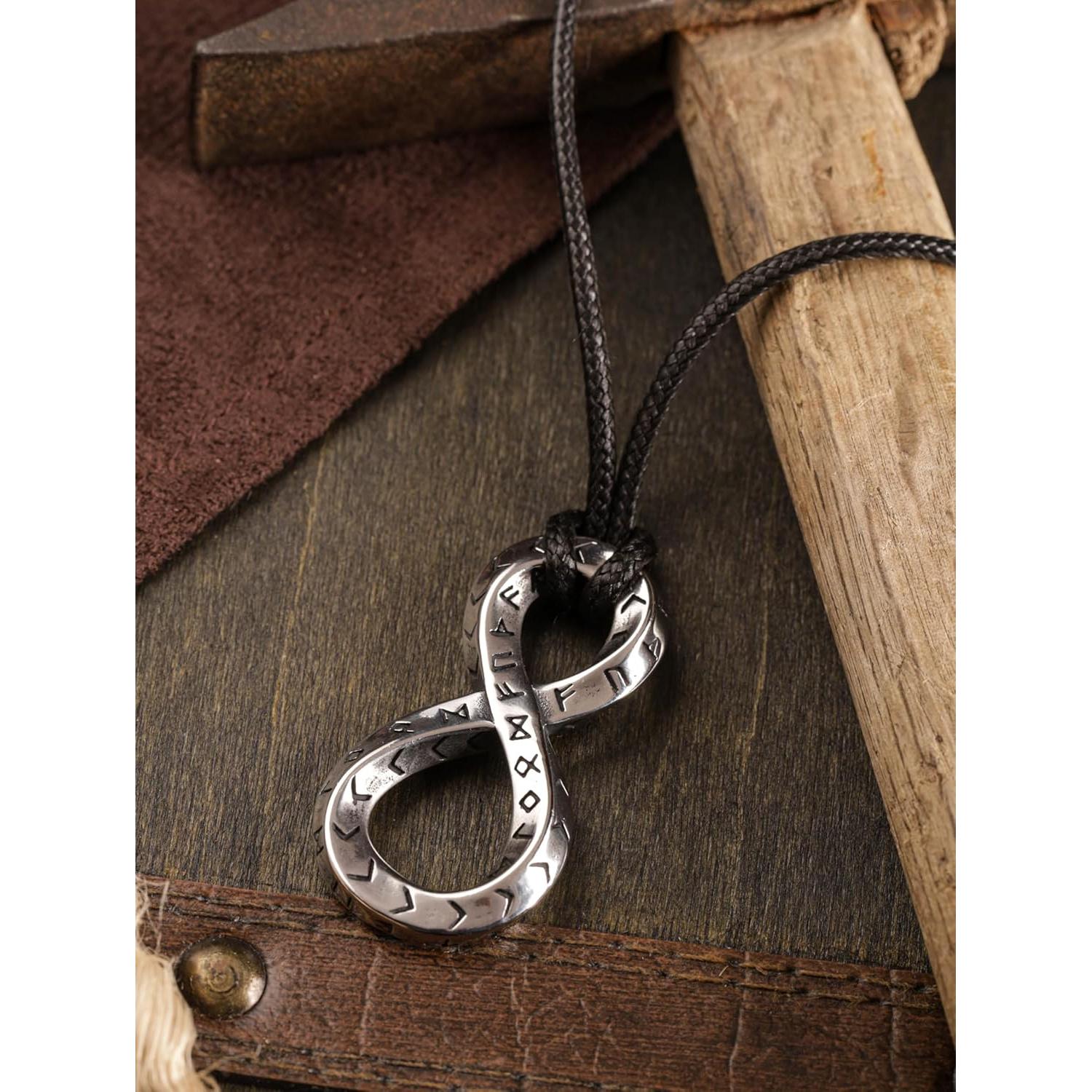 Collar de Runas Vikingas HAQUIL Talisman Infinito Acero Inoxidable