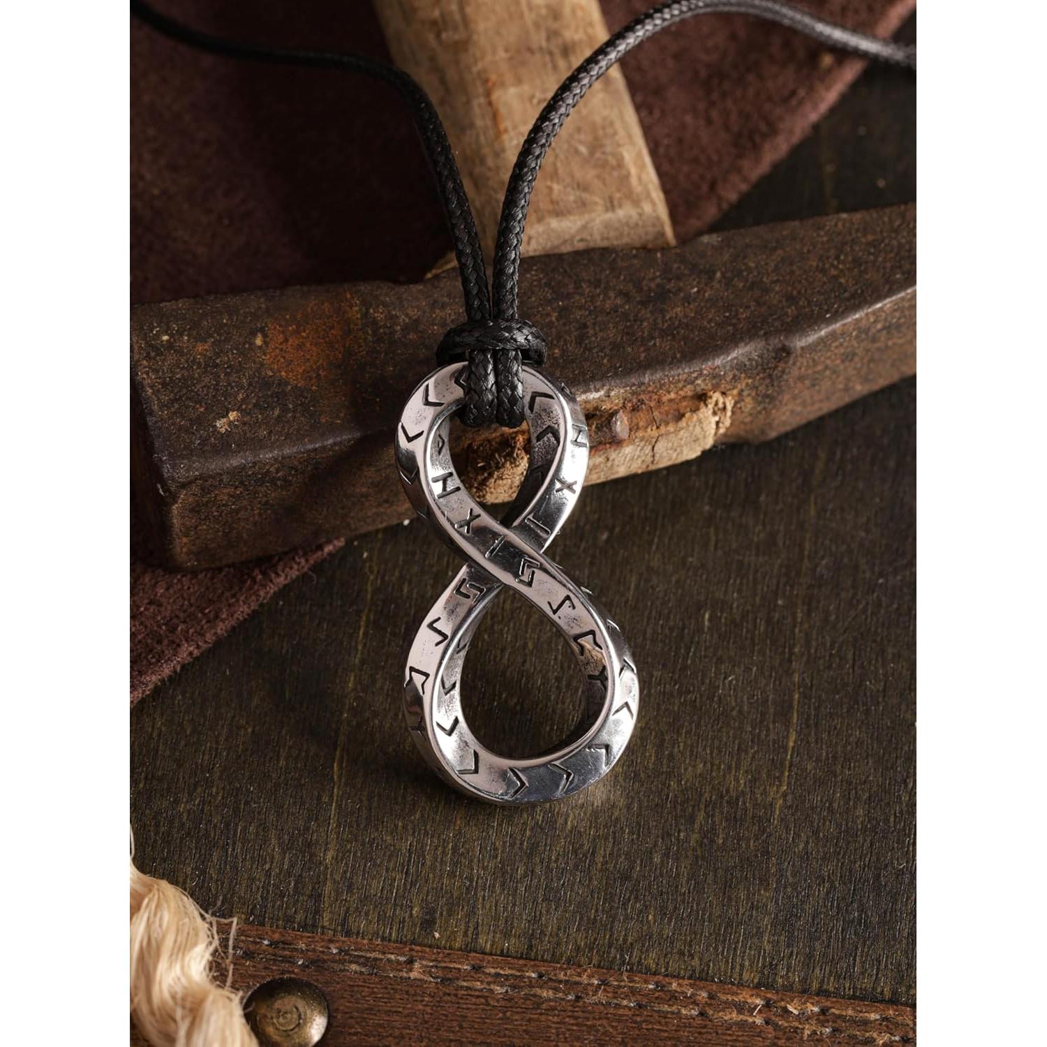 Collar de Runas Vikingas HAQUIL Talisman Infinito Acero Inoxidable