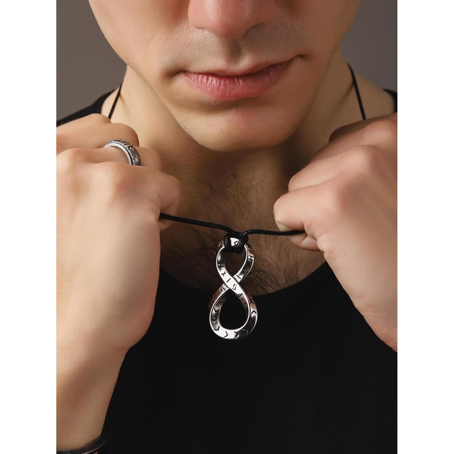 Collar de Runas Vikingas HAQUIL Talisman Infinito Acero Inoxidable