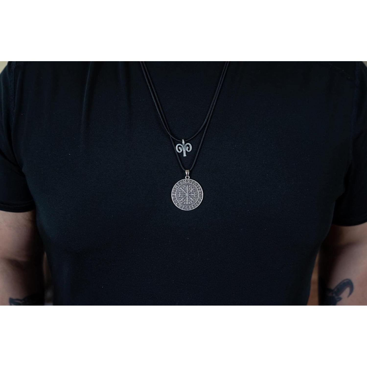 Collar Vikingo Vegvisir para Hombres en Plata Antigua - 45.72 cm